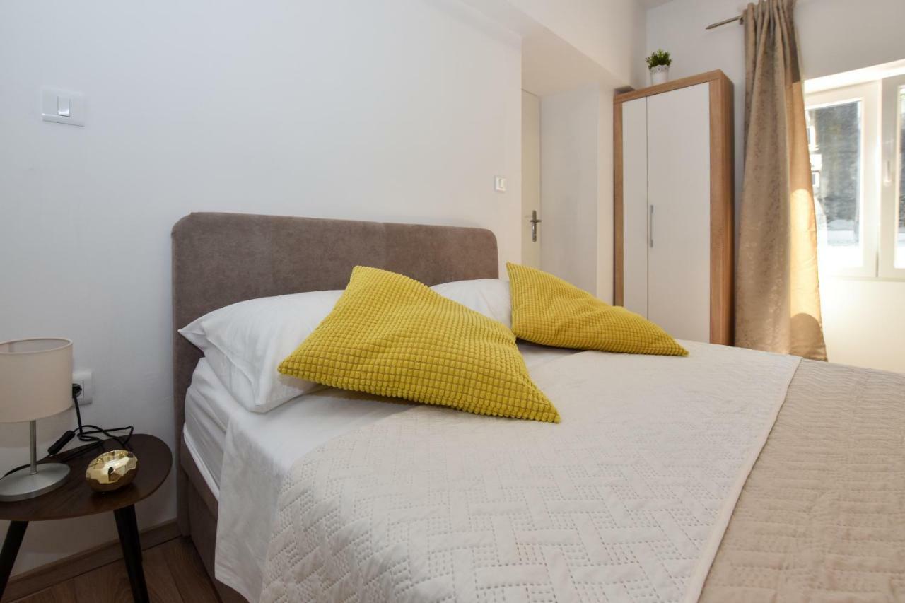 Rooms Patricija Zadar Bagian luar foto